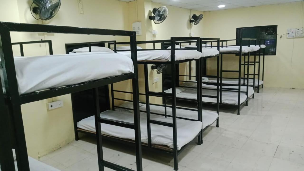 Saikrupa Dormitory Tháné Exteriér fotografie